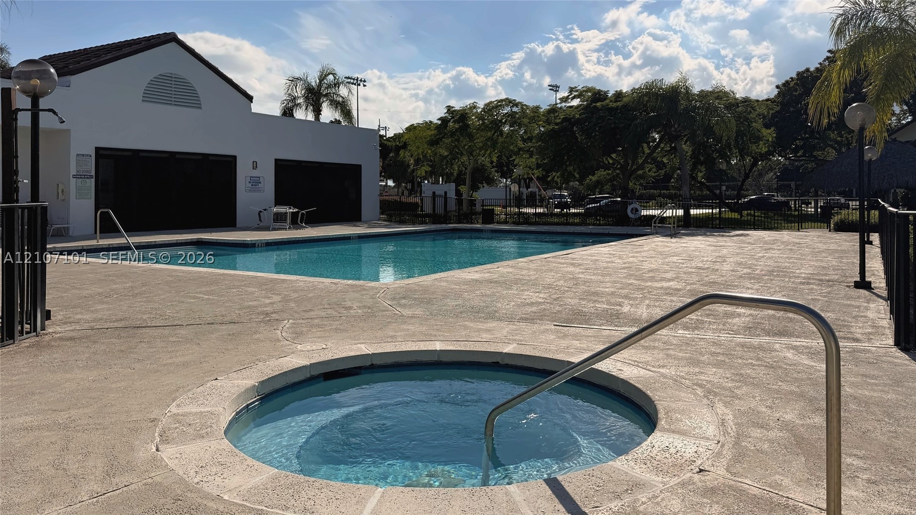 216 Lake Pointe Dr #217, Oakland Park FL 33309