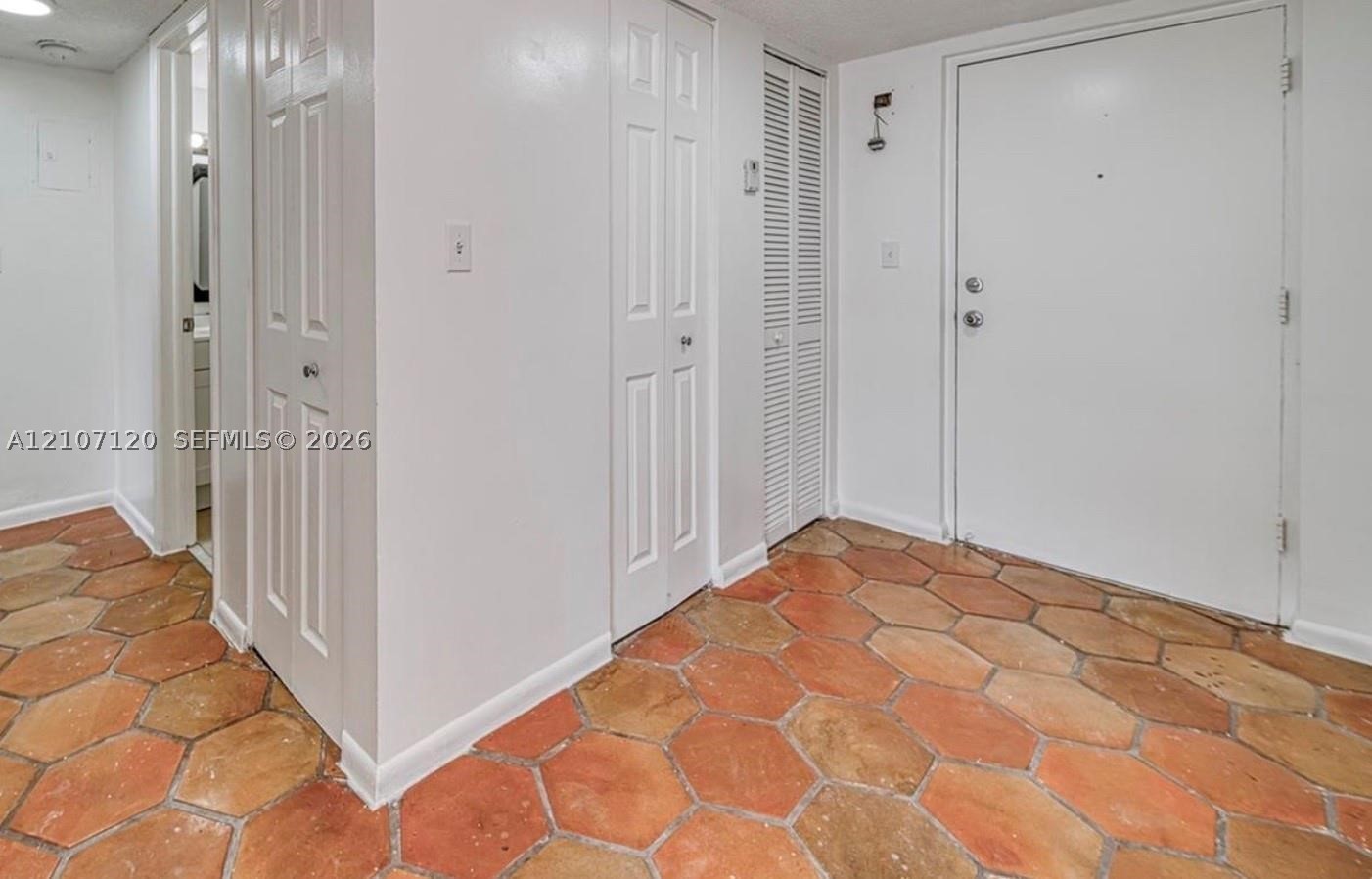 9520 SW 8th St #222, Miami FL 33174