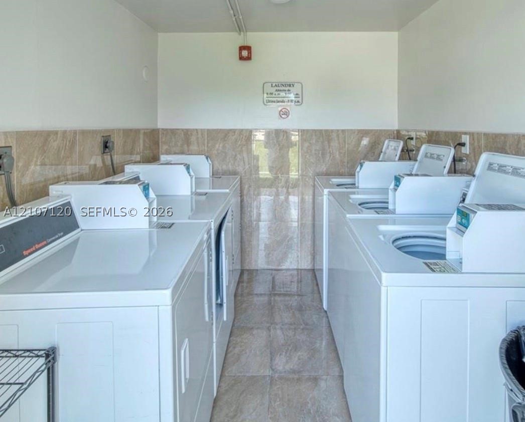 9520 SW 8th St #222, Miami FL 33174