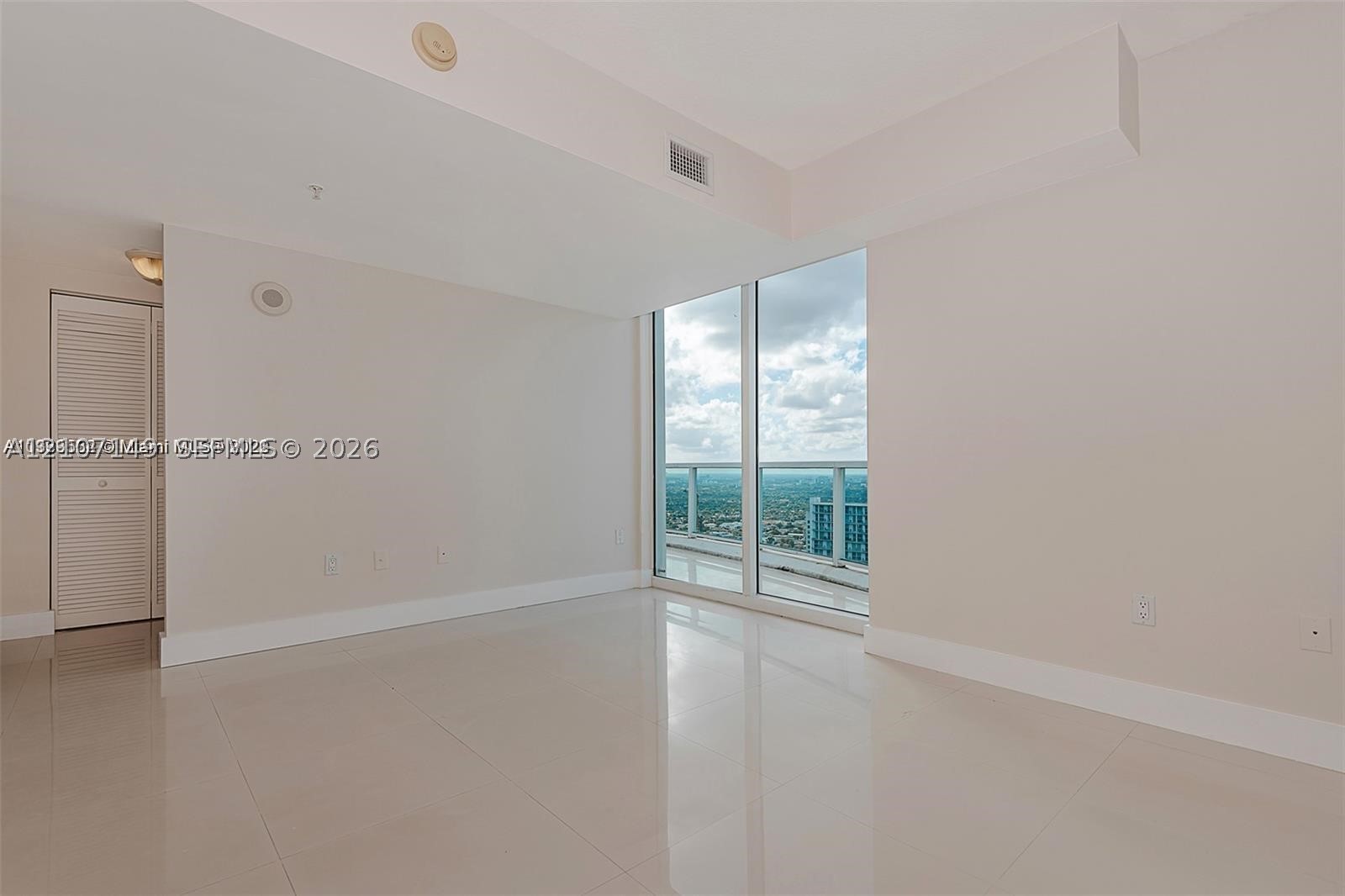 41 SE 5th St #2417, Miami FL 33131