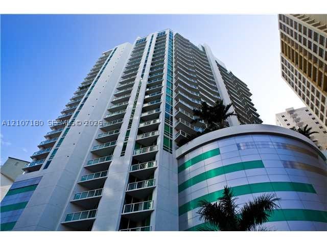 218 SE 14th St #2108, Miami FL 33131