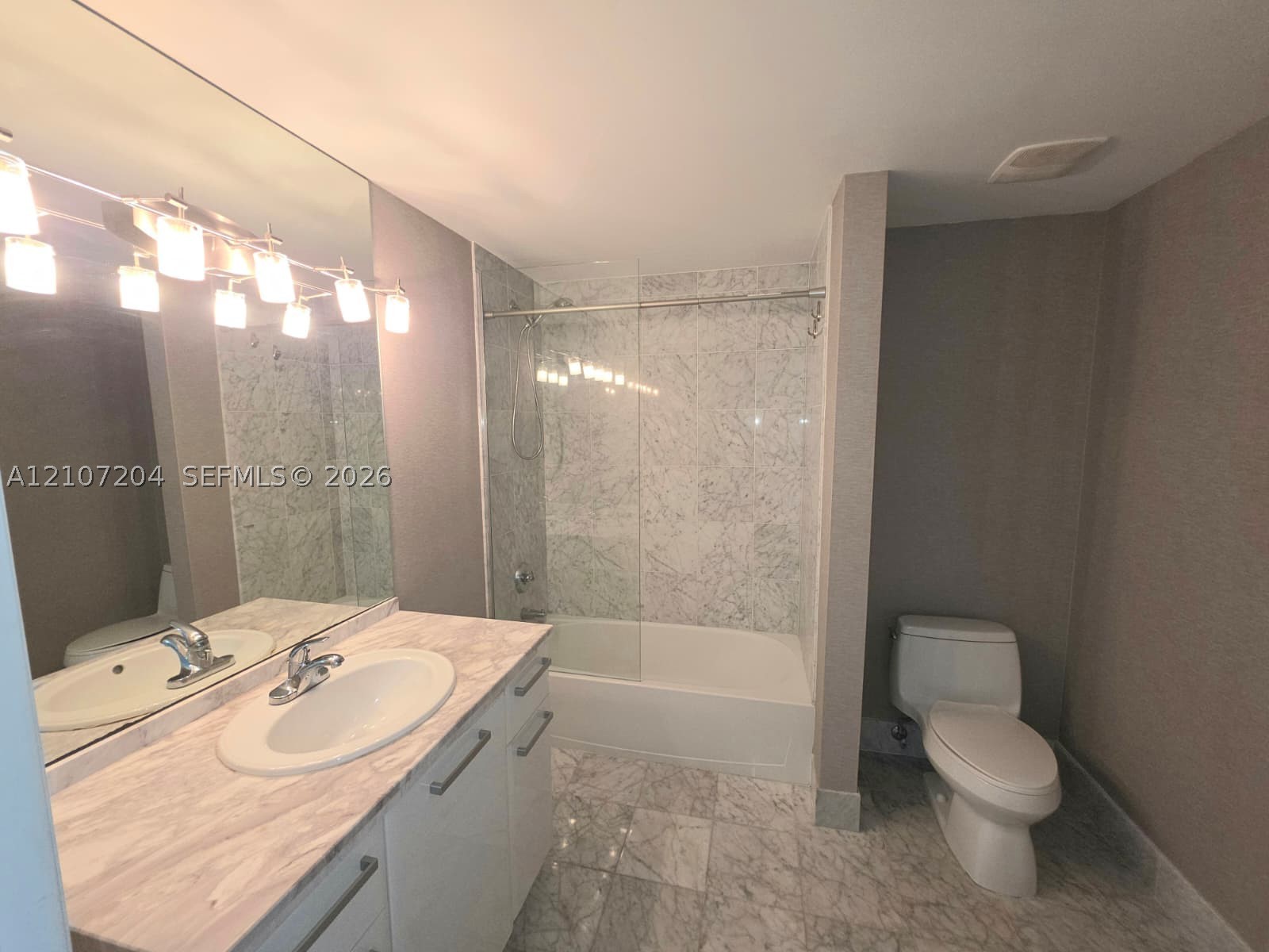 244 Biscayne Blvd #337, Miami FL 33132
