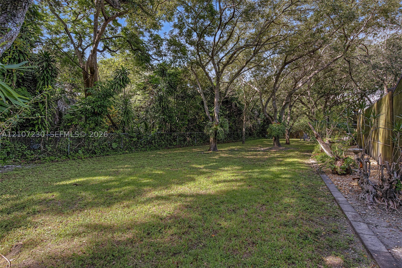 8100 SW 155th St, Palmetto Bay FL 33157
