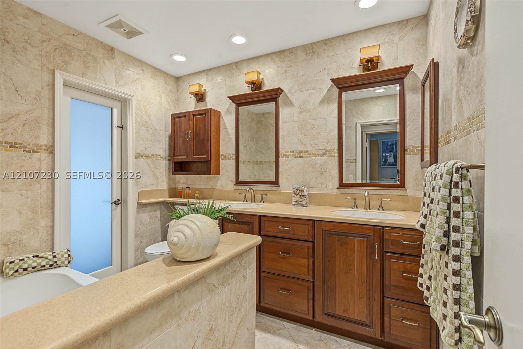 8100 SW 155th St, Palmetto Bay FL 33157