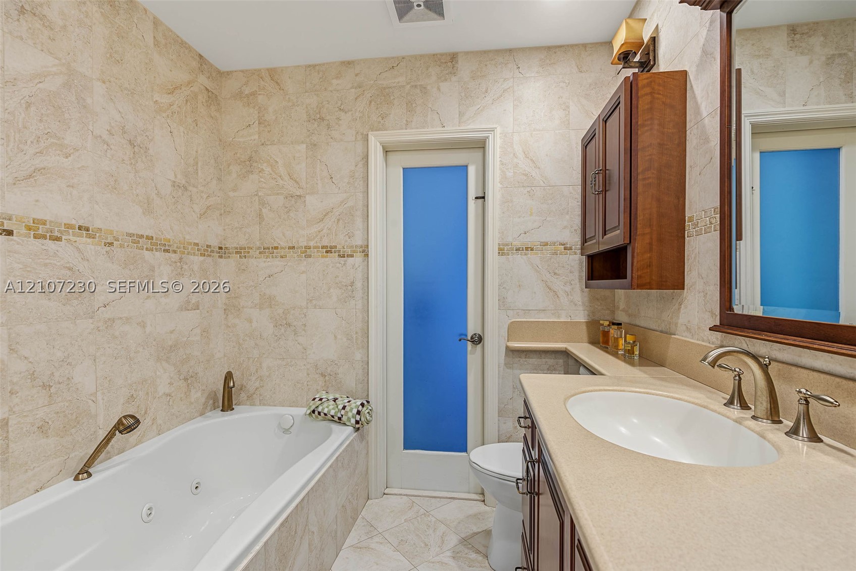 8100 SW 155th St, Palmetto Bay FL 33157