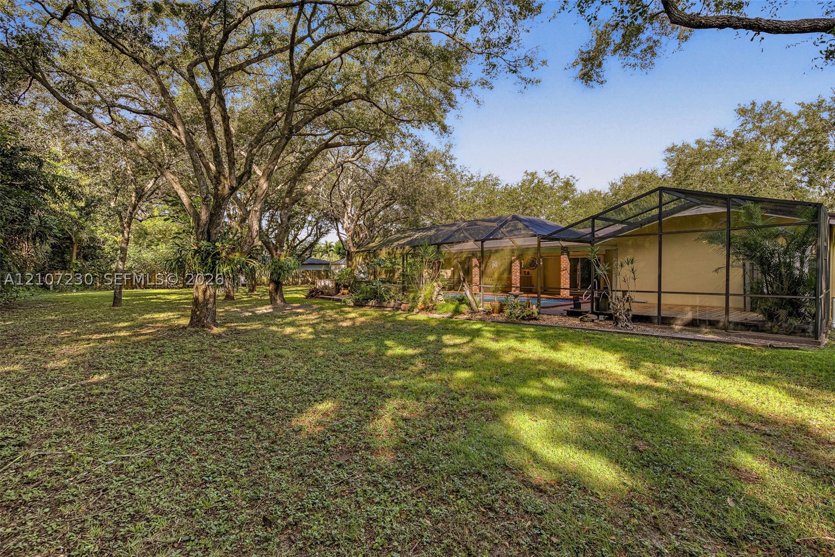 8100 SW 155th St, Palmetto Bay FL 33157