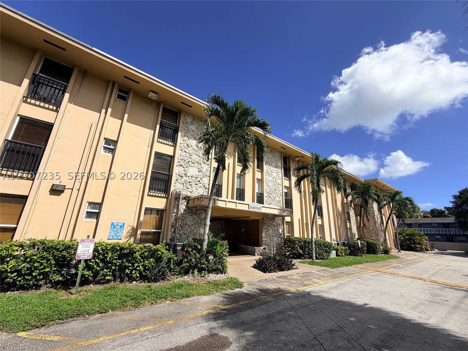 241 S Royal Poinciana Blvd #205, Miami Springs FL 33166