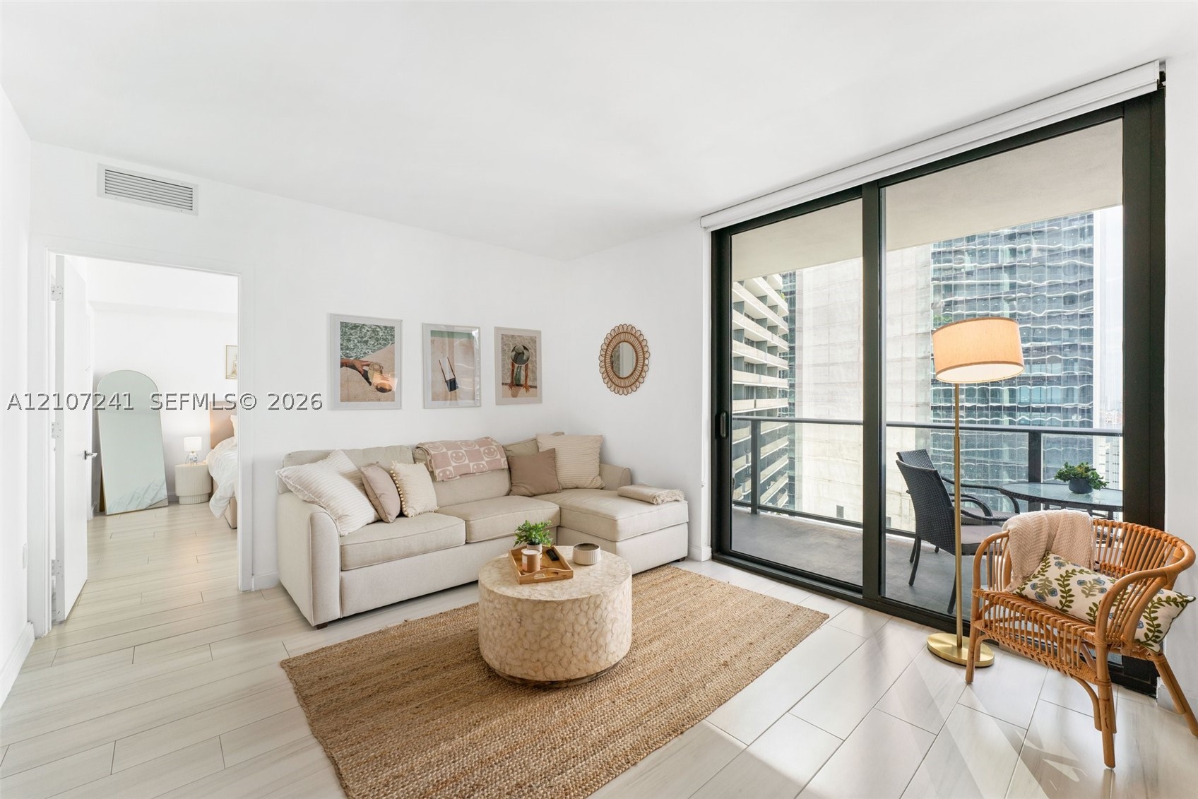45 SW 9th St #4002, Miami FL 33130