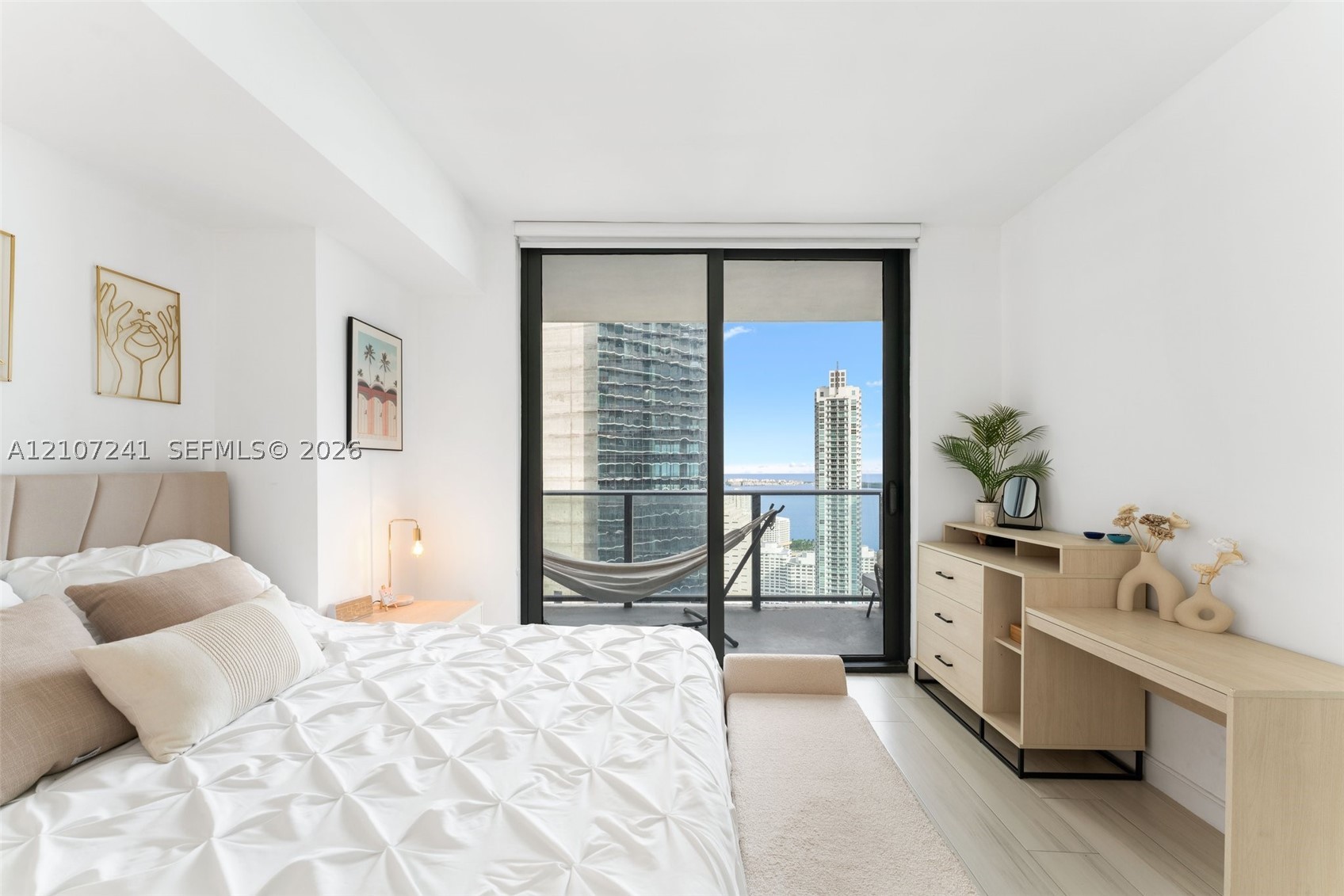 45 SW 9th St #4002, Miami FL 33130