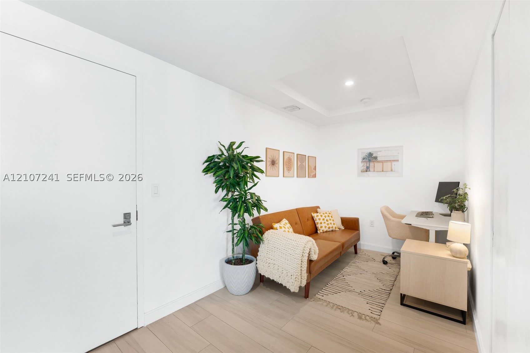45 SW 9th St #4002, Miami FL 33130