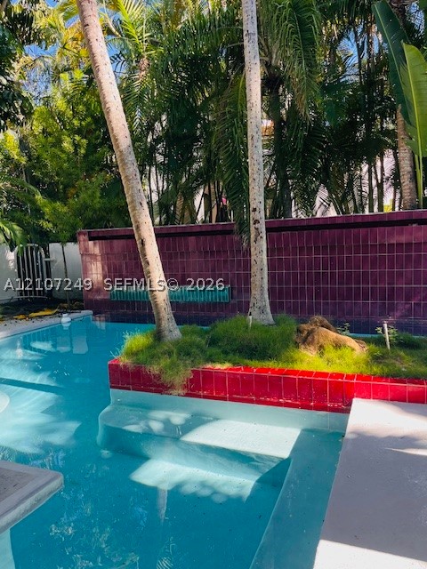 241 Harbor Dr, Key Biscayne FL 33149