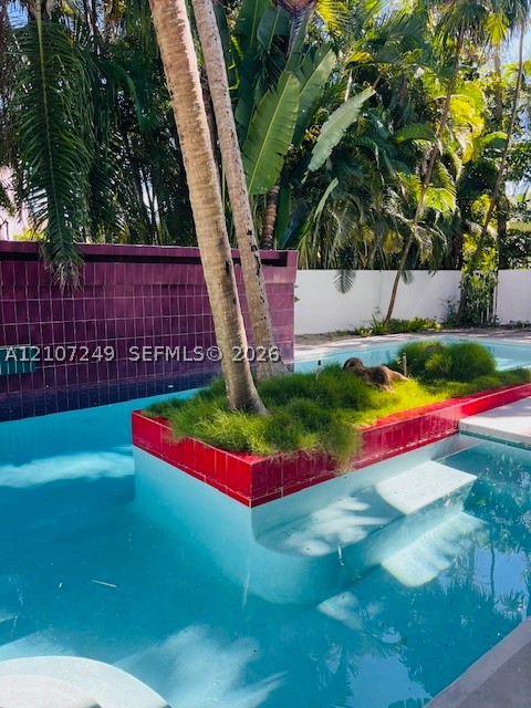 241 Harbor Dr, Key Biscayne FL 33149