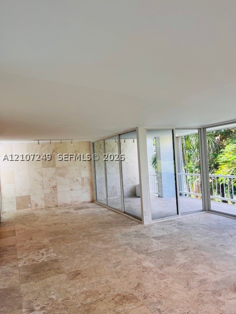 241 Harbor Dr, Key Biscayne FL 33149