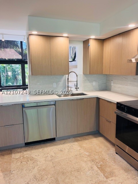 241 Harbor Dr, Key Biscayne FL 33149