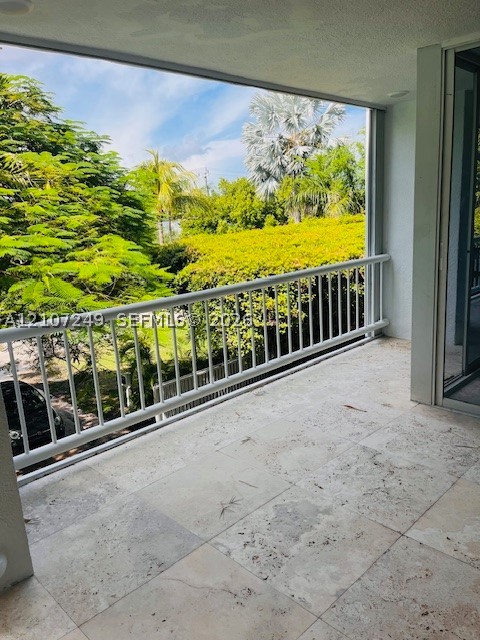 241 Harbor Dr, Key Biscayne FL 33149