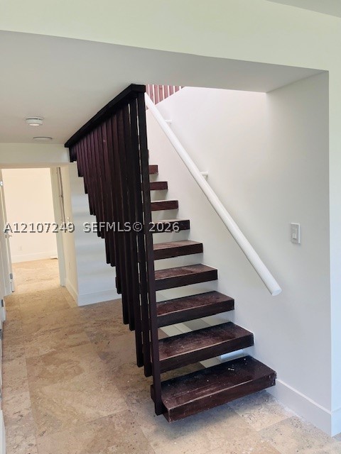 241 Harbor Dr, Key Biscayne FL 33149