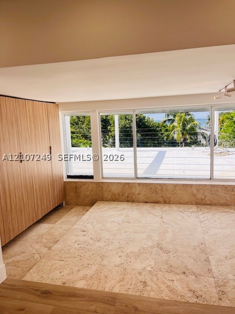 241 Harbor Dr, Key Biscayne FL 33149