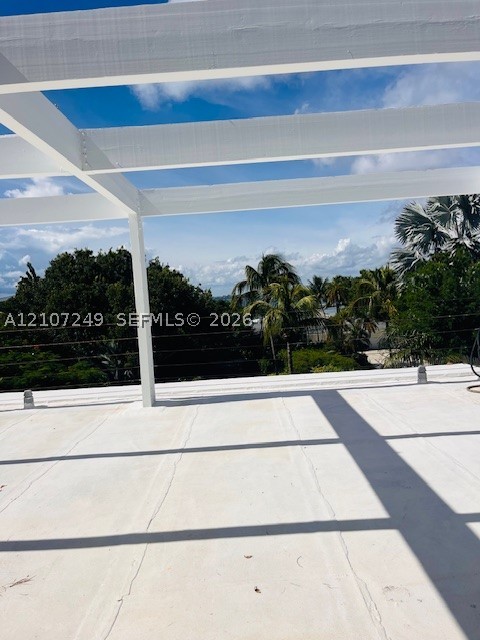 241 Harbor Dr, Key Biscayne FL 33149