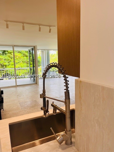 241 Harbor Dr, Key Biscayne FL 33149
