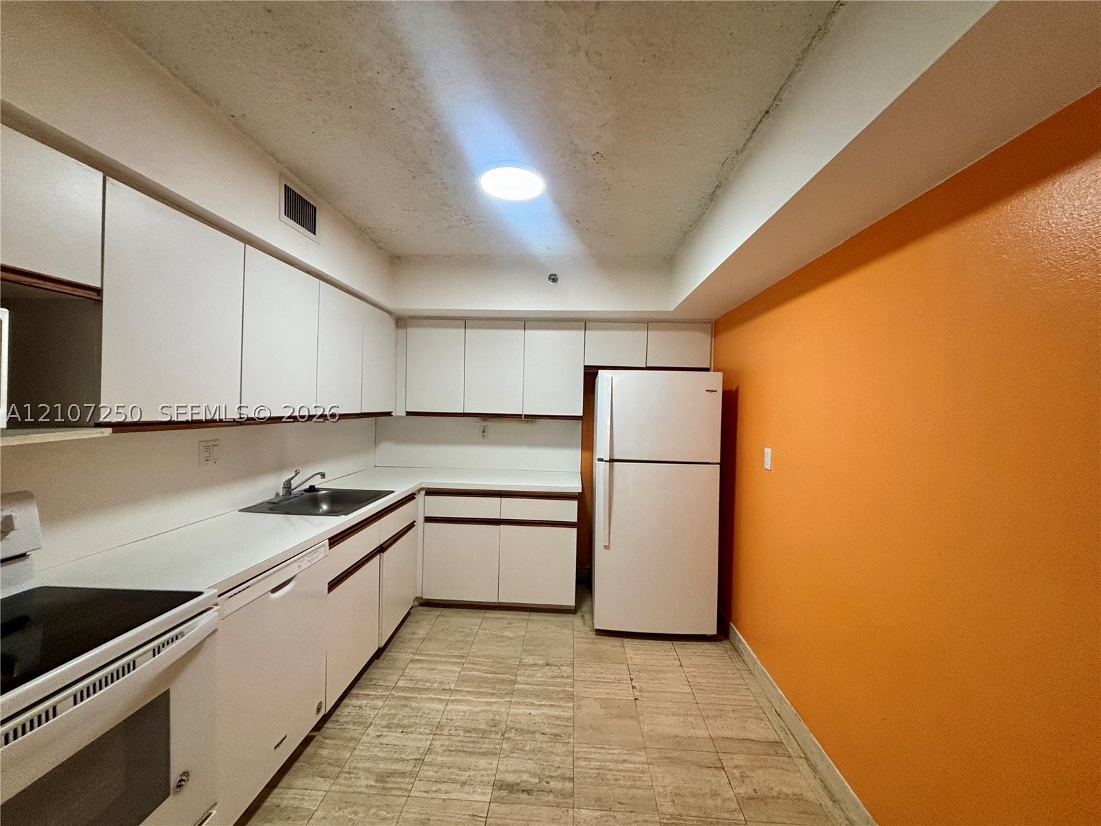3600 Mystic Pointe Dr #1717, Aventura FL 33180