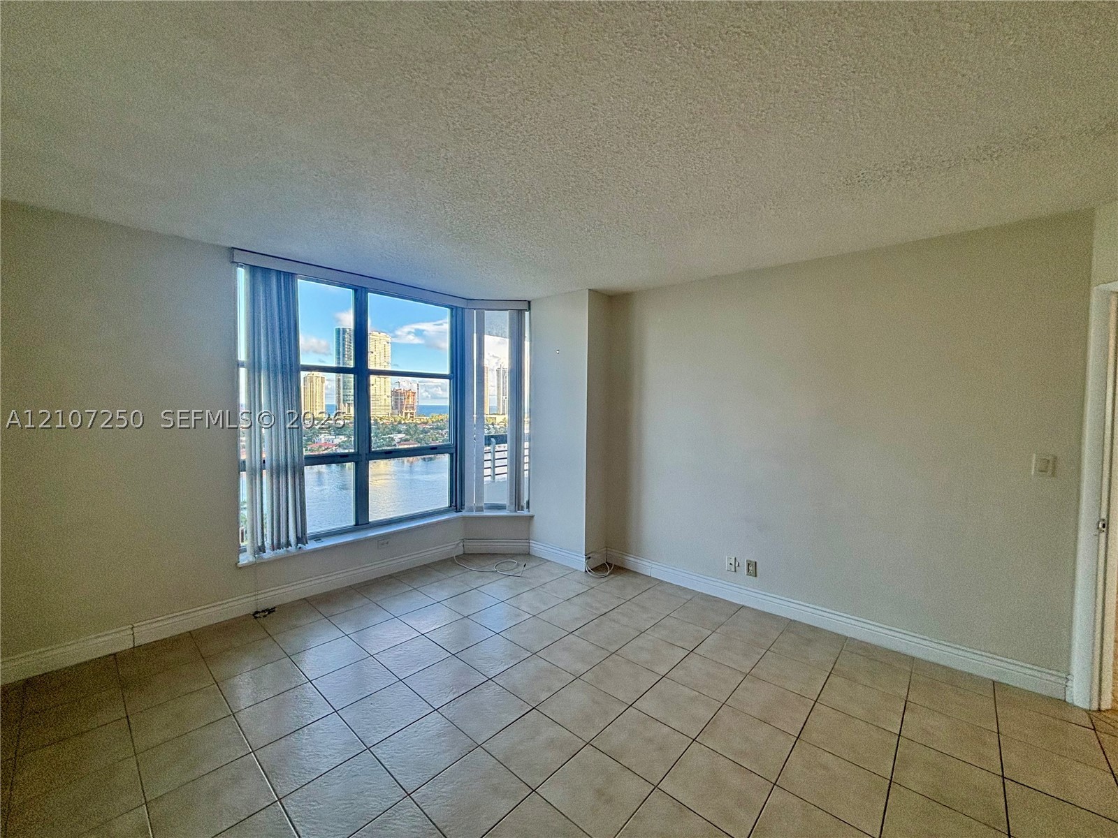 3600 Mystic Pointe Dr #1717, Aventura FL 33180