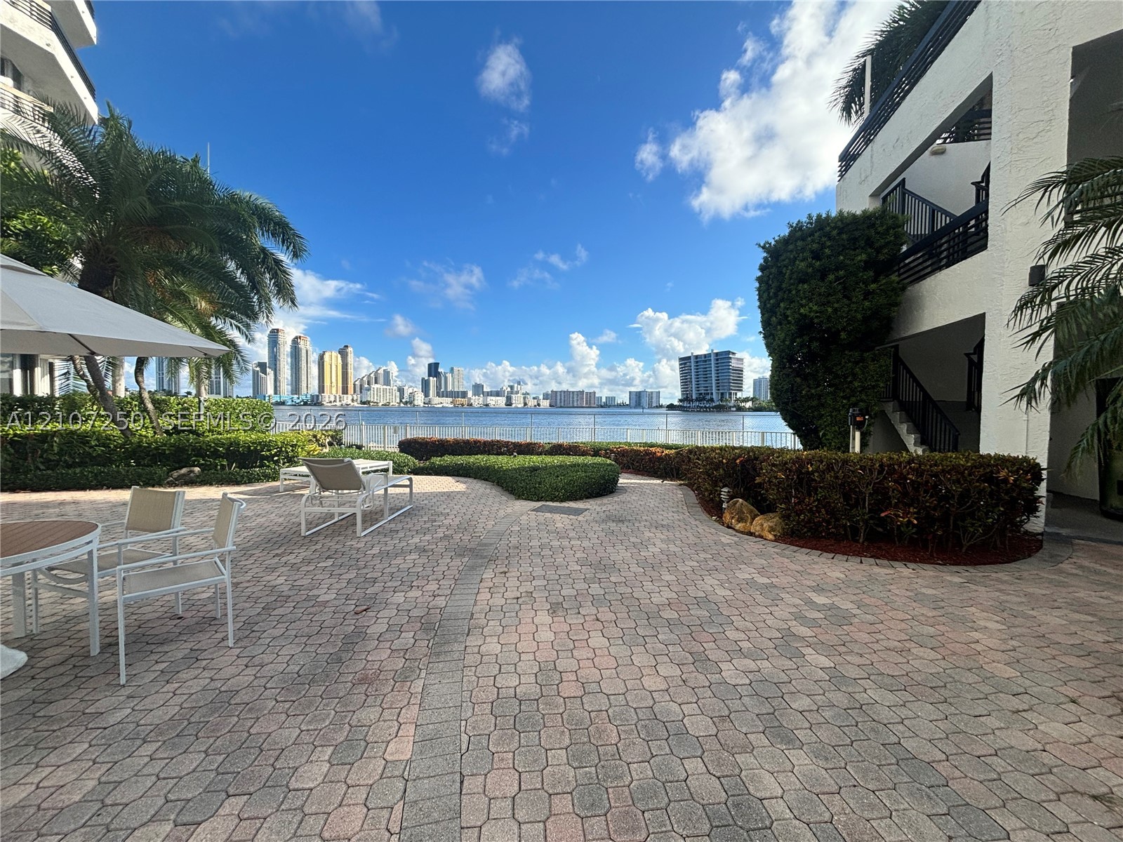 3600 Mystic Pointe Dr #1717, Aventura FL 33180