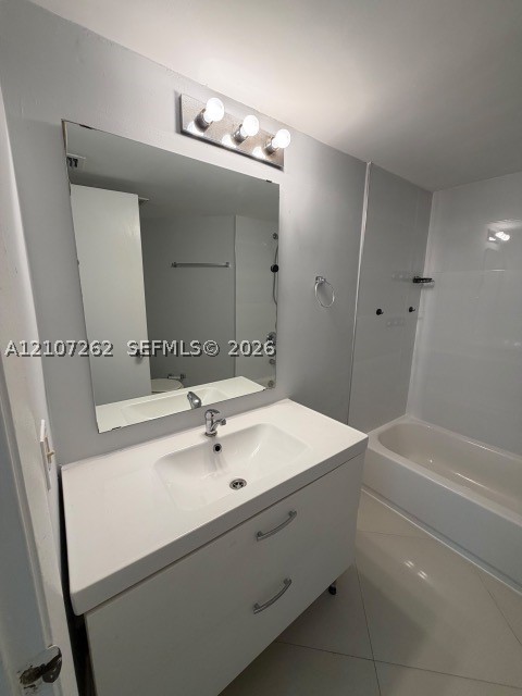 216 Lake Pointe Dr #127, Oakland Park FL 33309