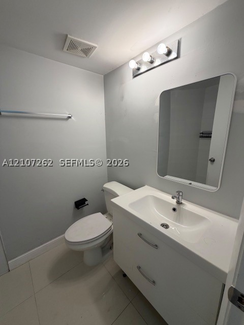216 Lake Pointe Dr #127, Oakland Park FL 33309