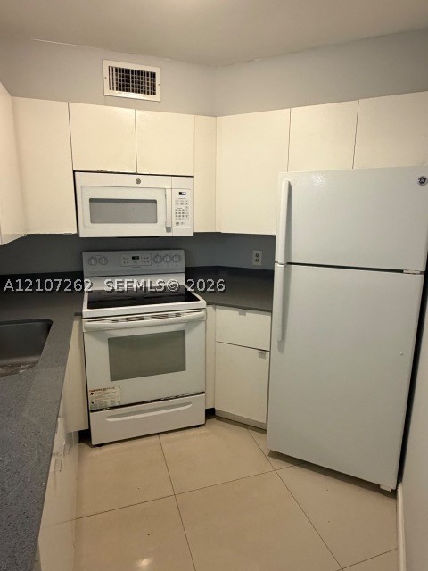 216 Lake Pointe Dr #127, Oakland Park FL 33309