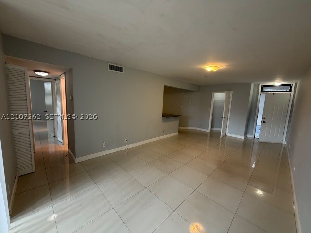 216 Lake Pointe Dr #127, Oakland Park FL 33309