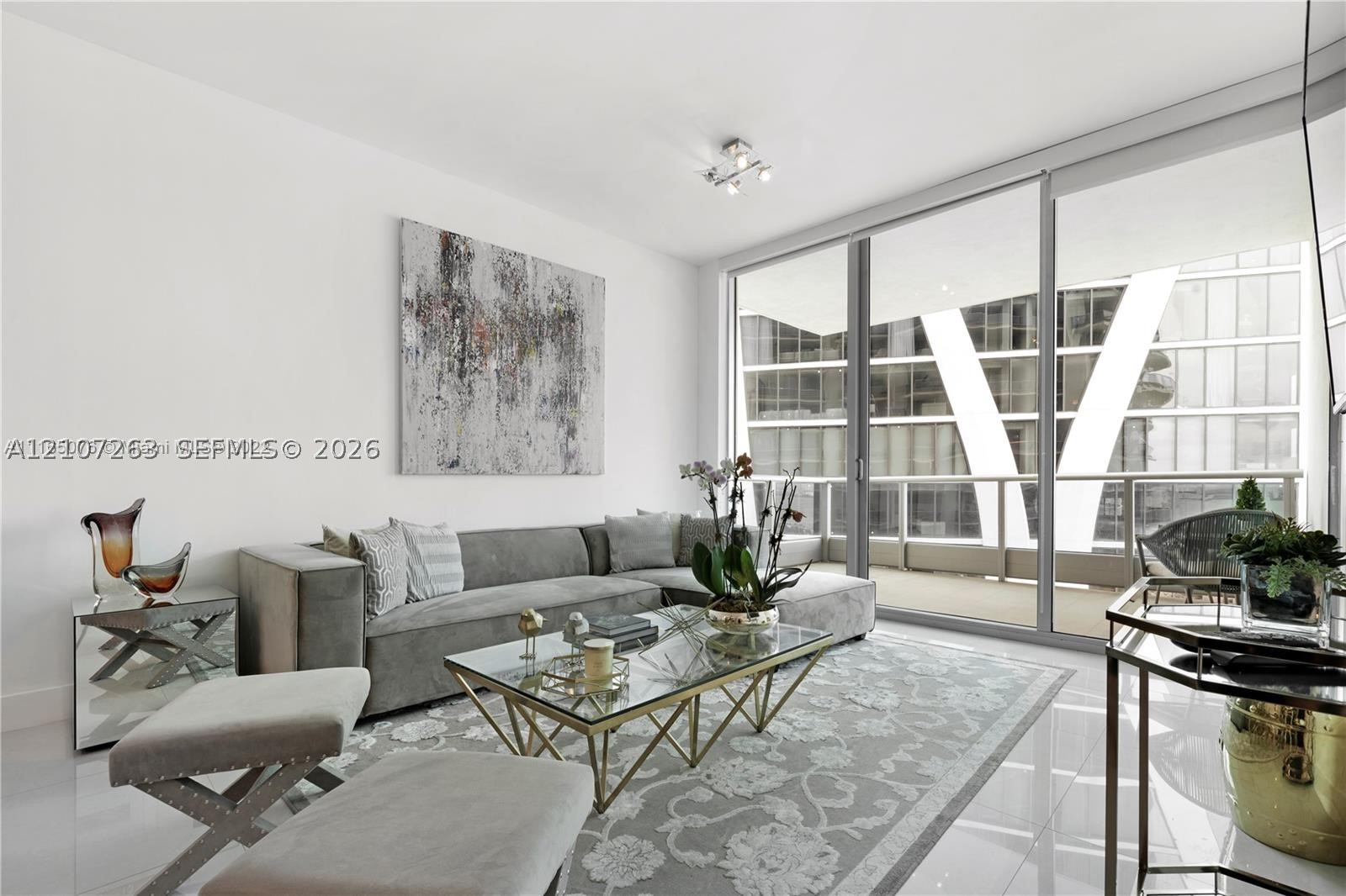 900 Biscayne Blvd #4010, Miami FL 33132