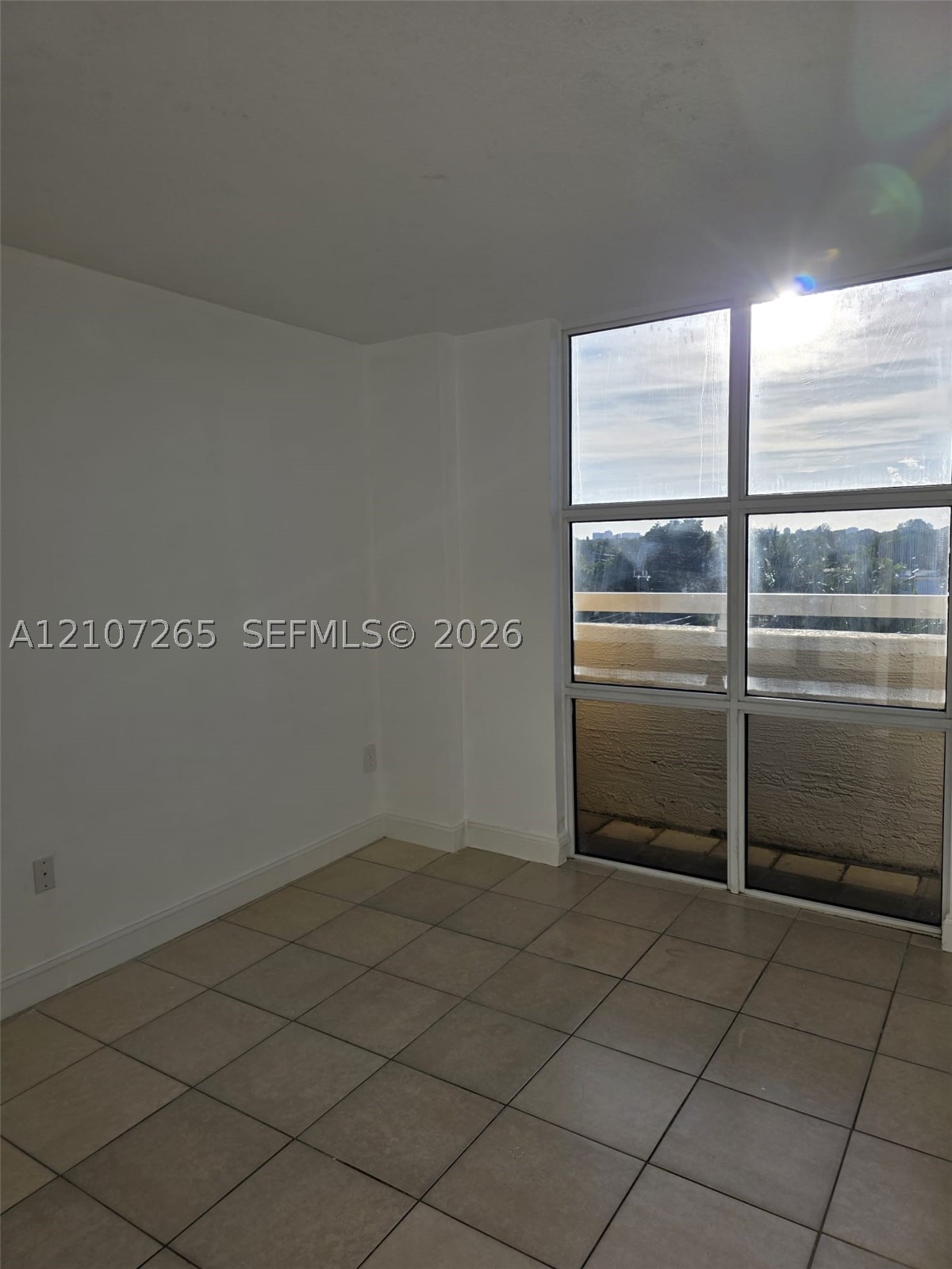 900 SW 8th St #504, Miami FL 33130