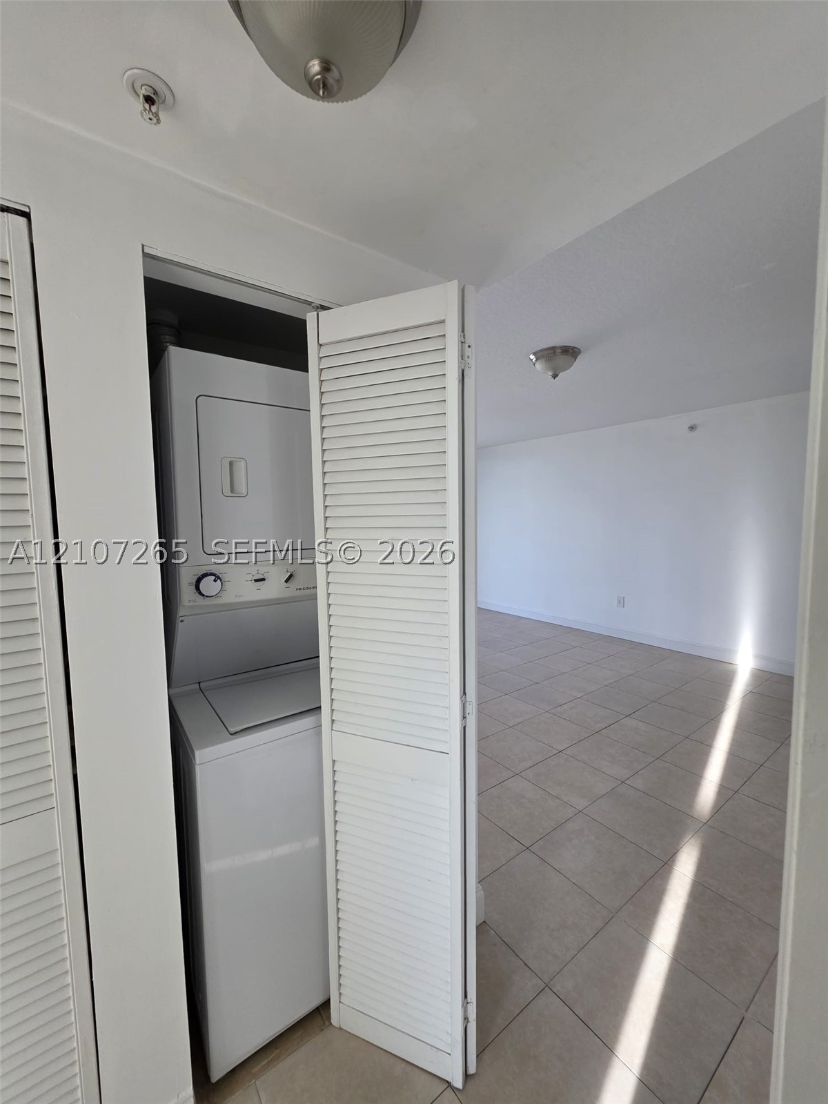 900 SW 8th St #504, Miami FL 33130