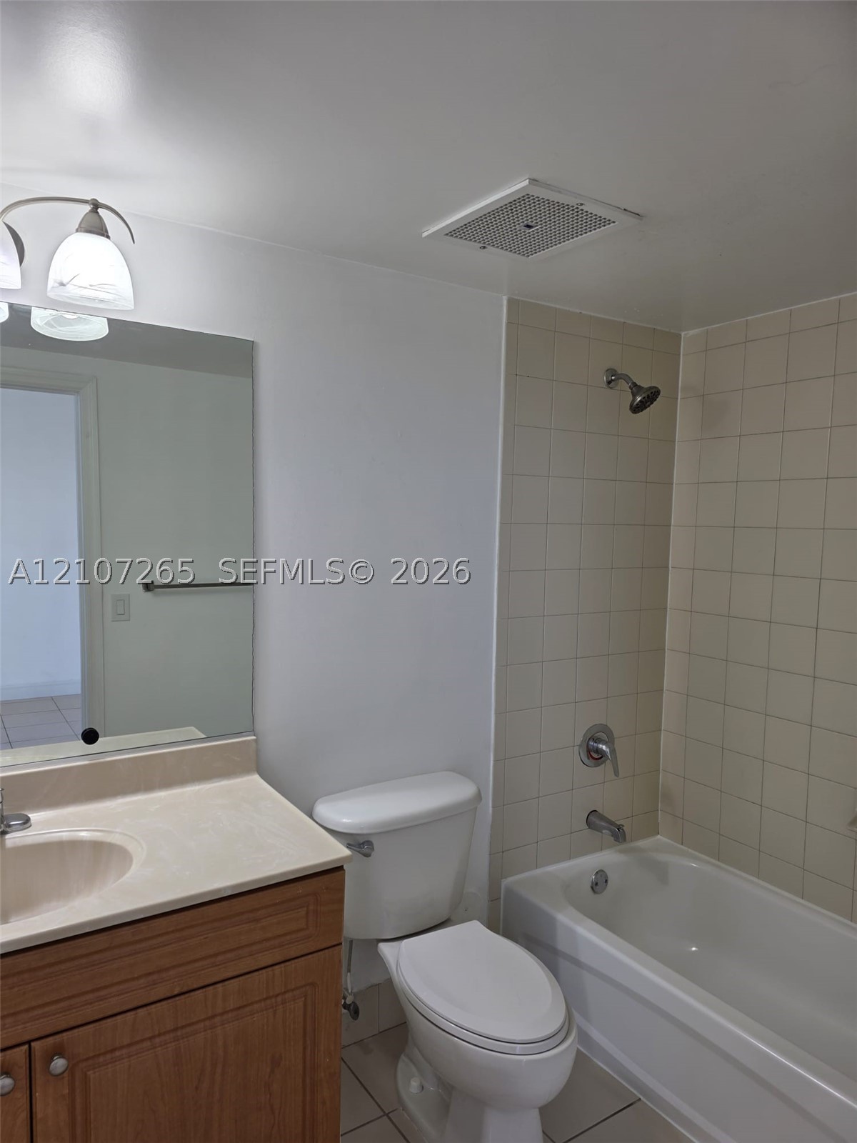 900 SW 8th St #504, Miami FL 33130