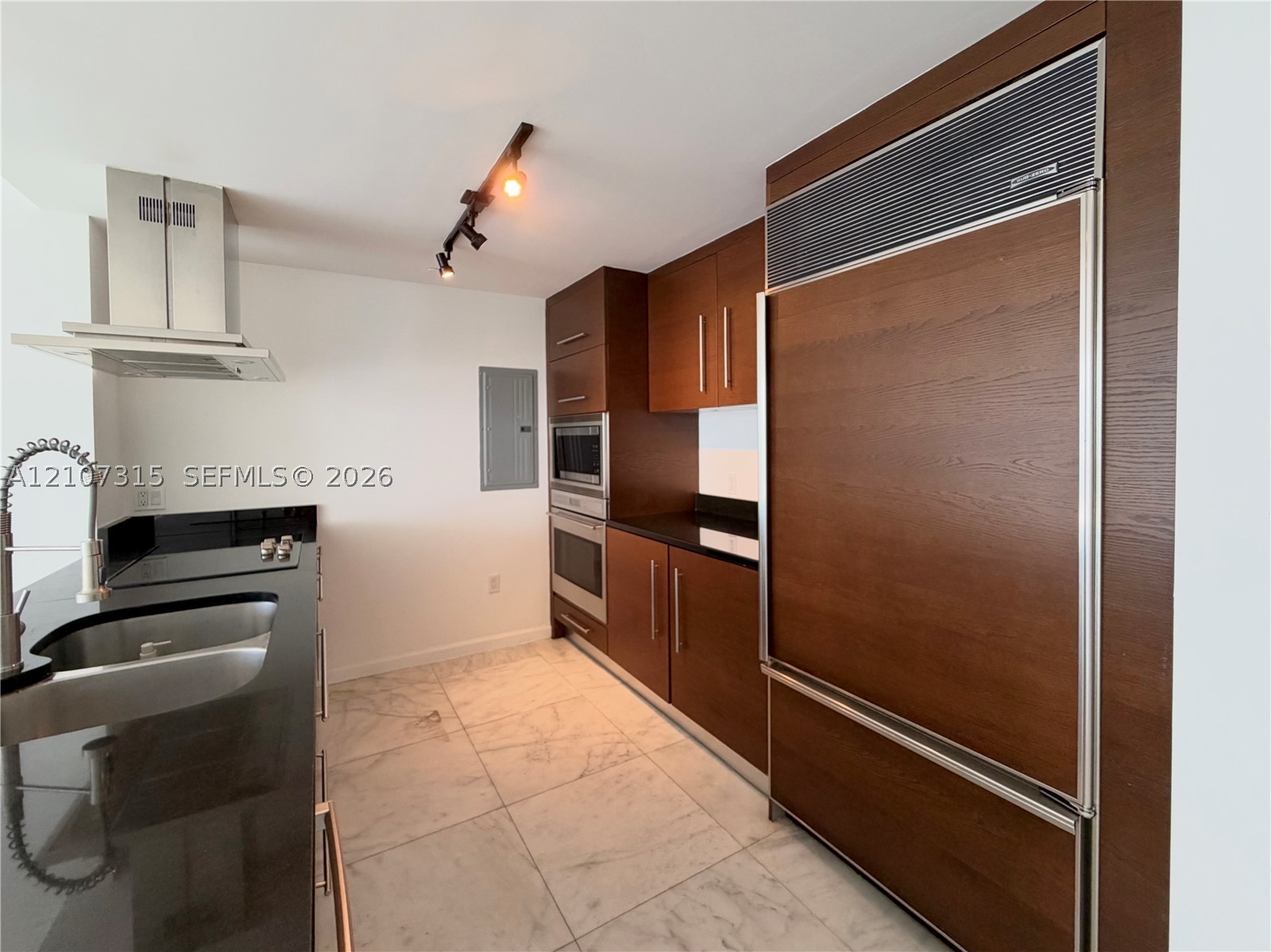 495 Brickell Ave #3803, Miami FL 33131