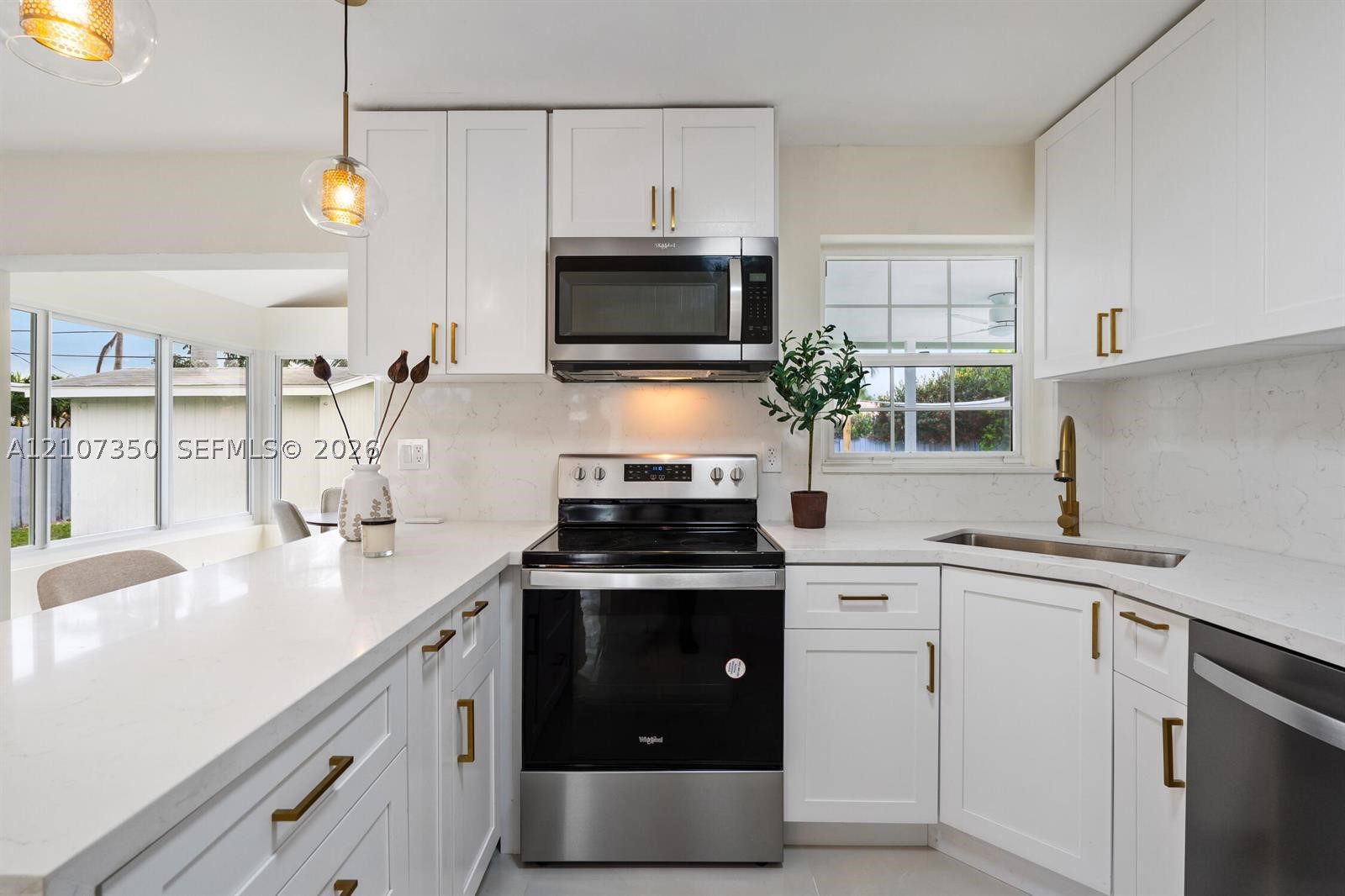 912 SE 16th Pl, Deerfield Beach FL 33441