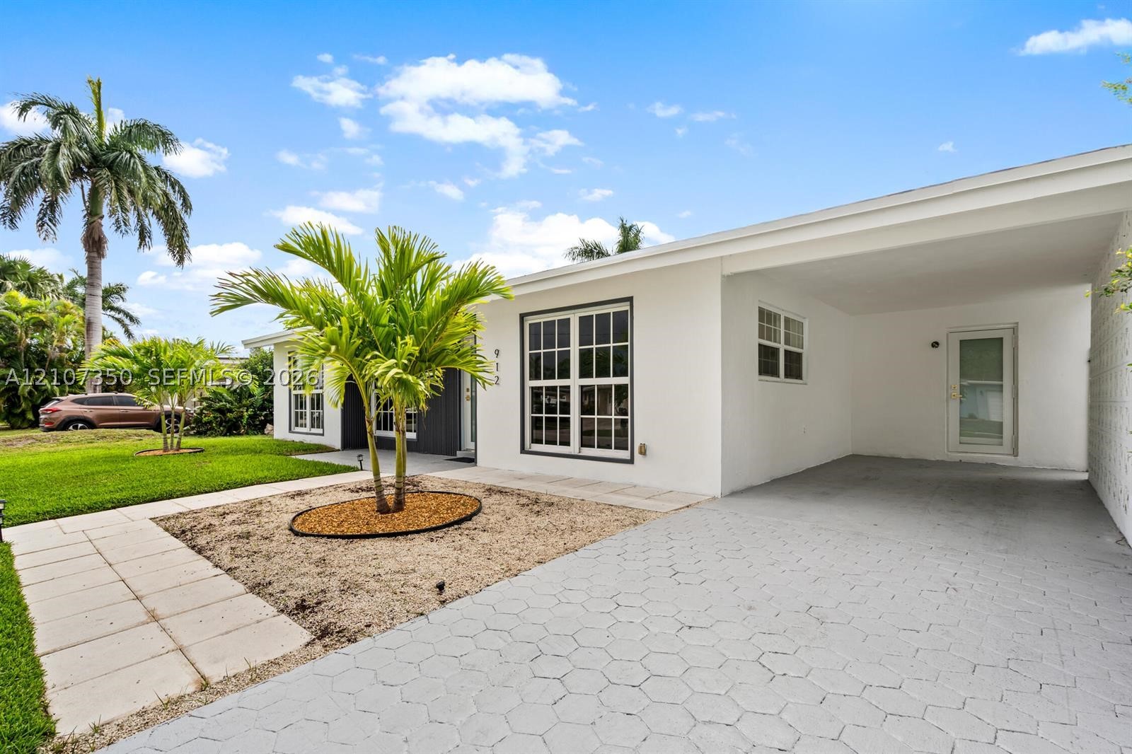 912 SE 16th Pl, Deerfield Beach FL 33441