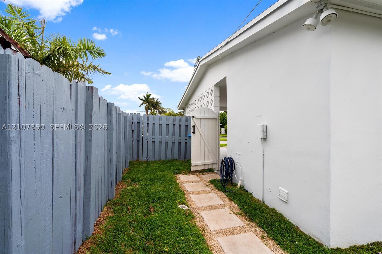 912 SE 16th Pl, Deerfield Beach FL 33441