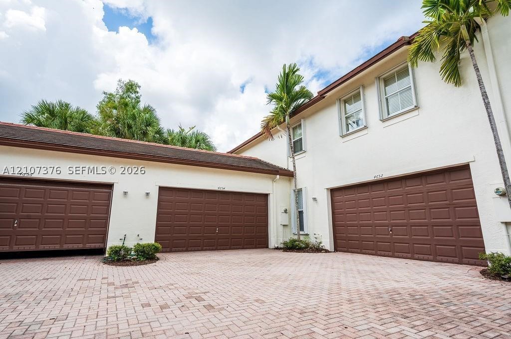 4654 Monarch Way, Coconut Creek FL 33073