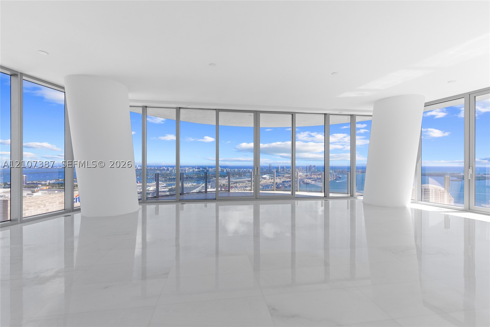 300 Biscayne Boulevard Way #4901E, Miami FL 33131