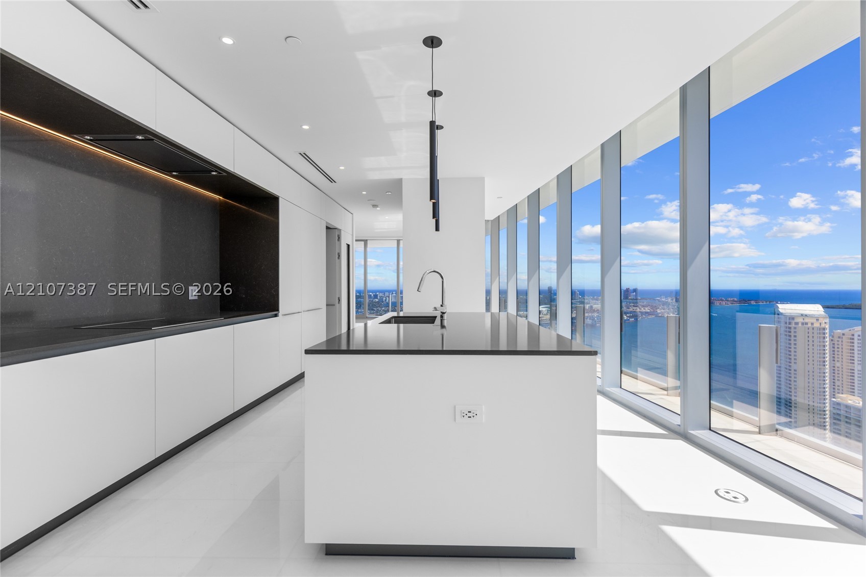 300 Biscayne Boulevard Way #4901E, Miami FL 33131