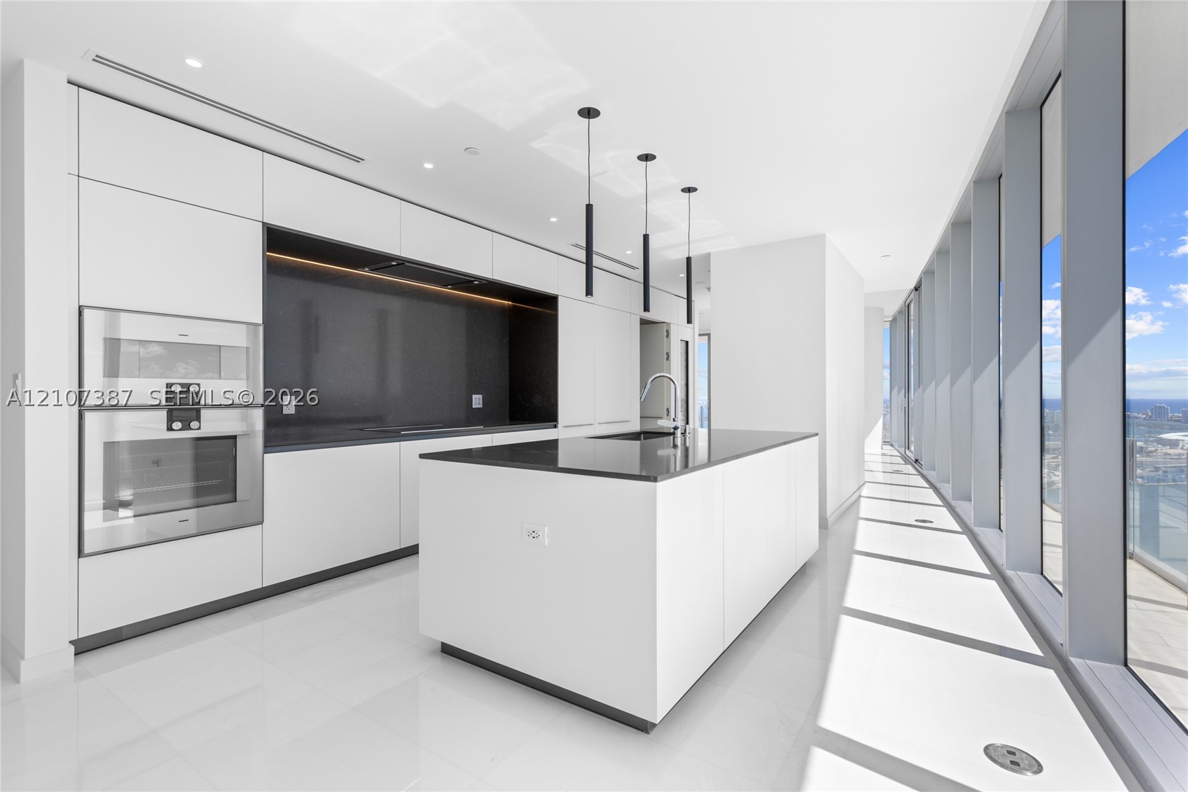 300 Biscayne Boulevard Way #4901E, Miami FL 33131