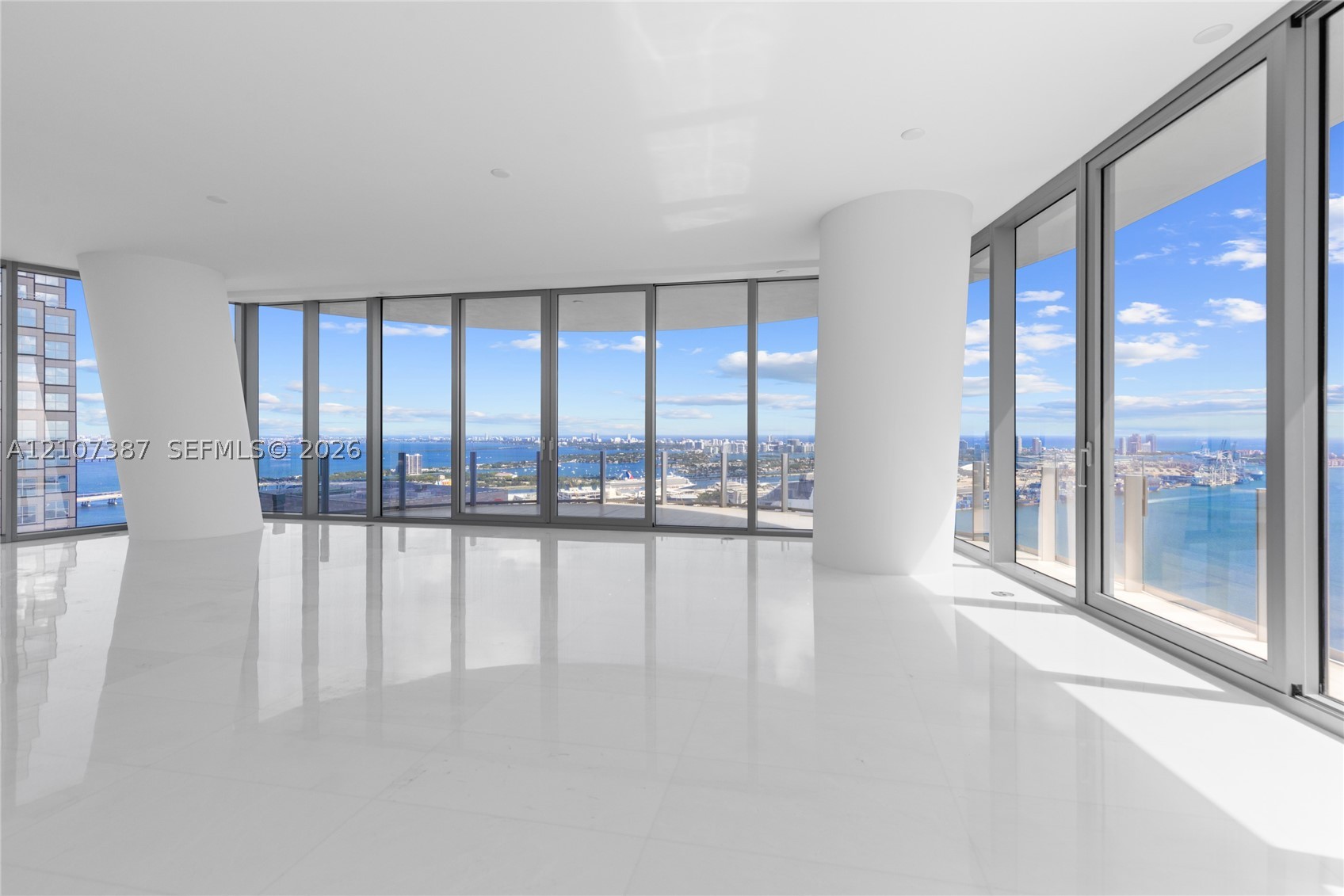 300 Biscayne Boulevard Way #4901E, Miami FL 33131