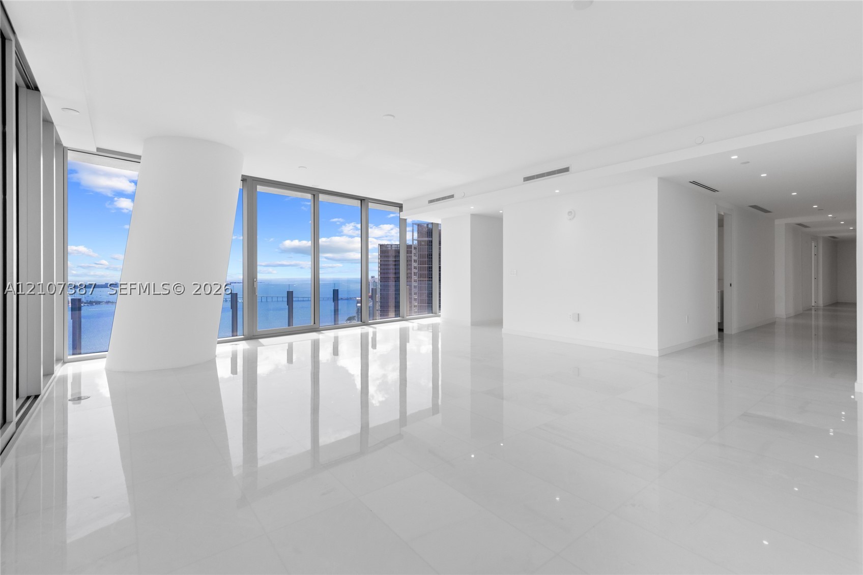 300 Biscayne Boulevard Way #4901E, Miami FL 33131