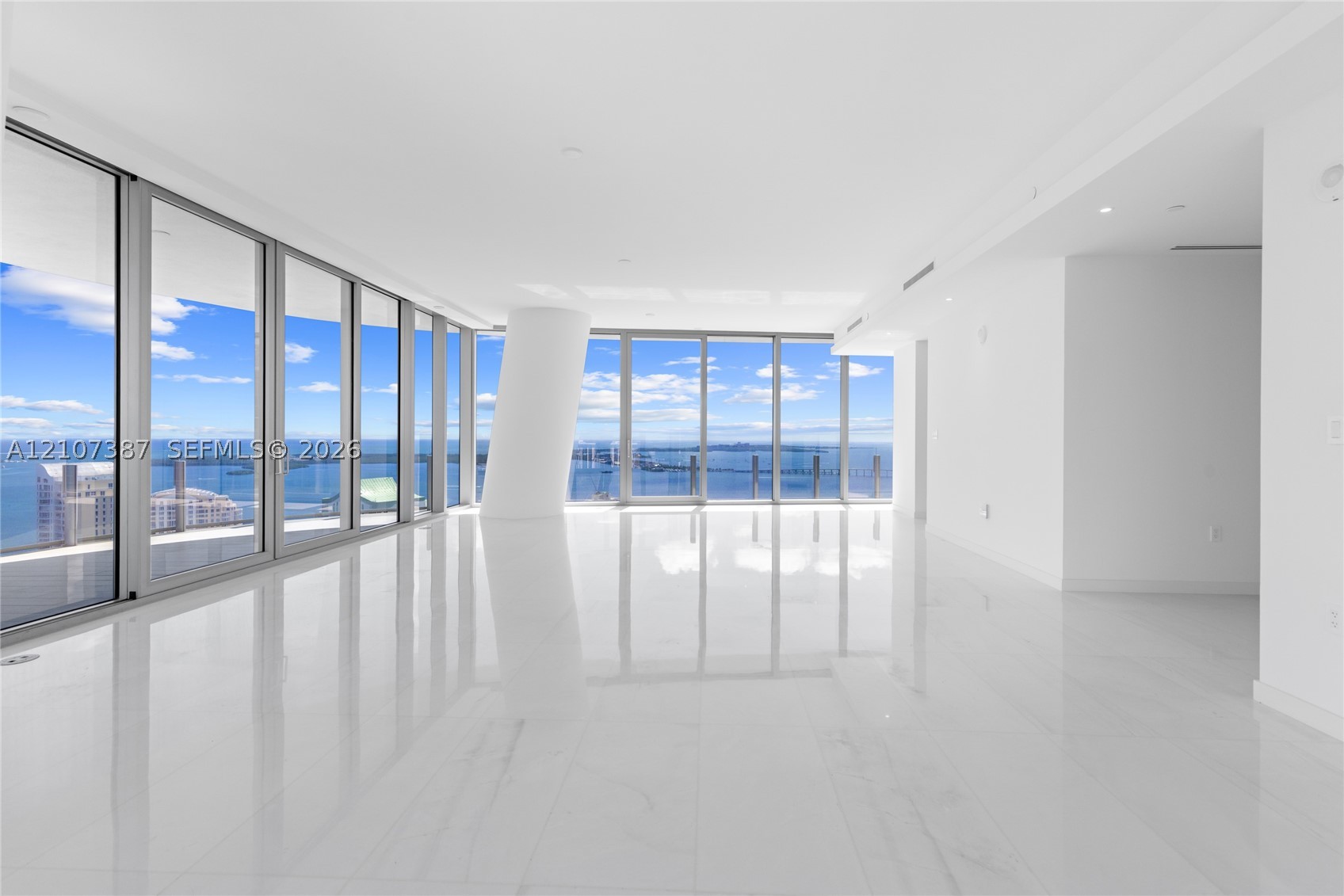 300 Biscayne Boulevard Way #4901E, Miami FL 33131
