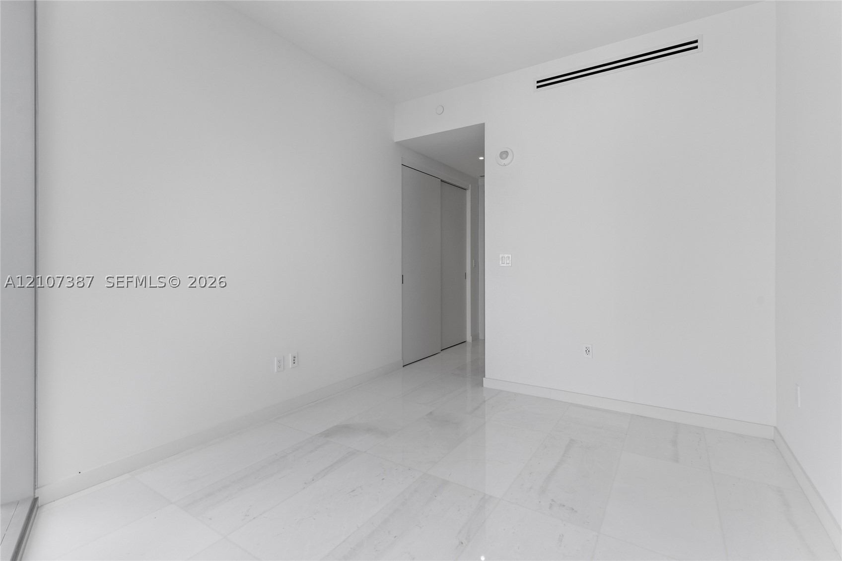 300 Biscayne Boulevard Way #4901E, Miami FL 33131