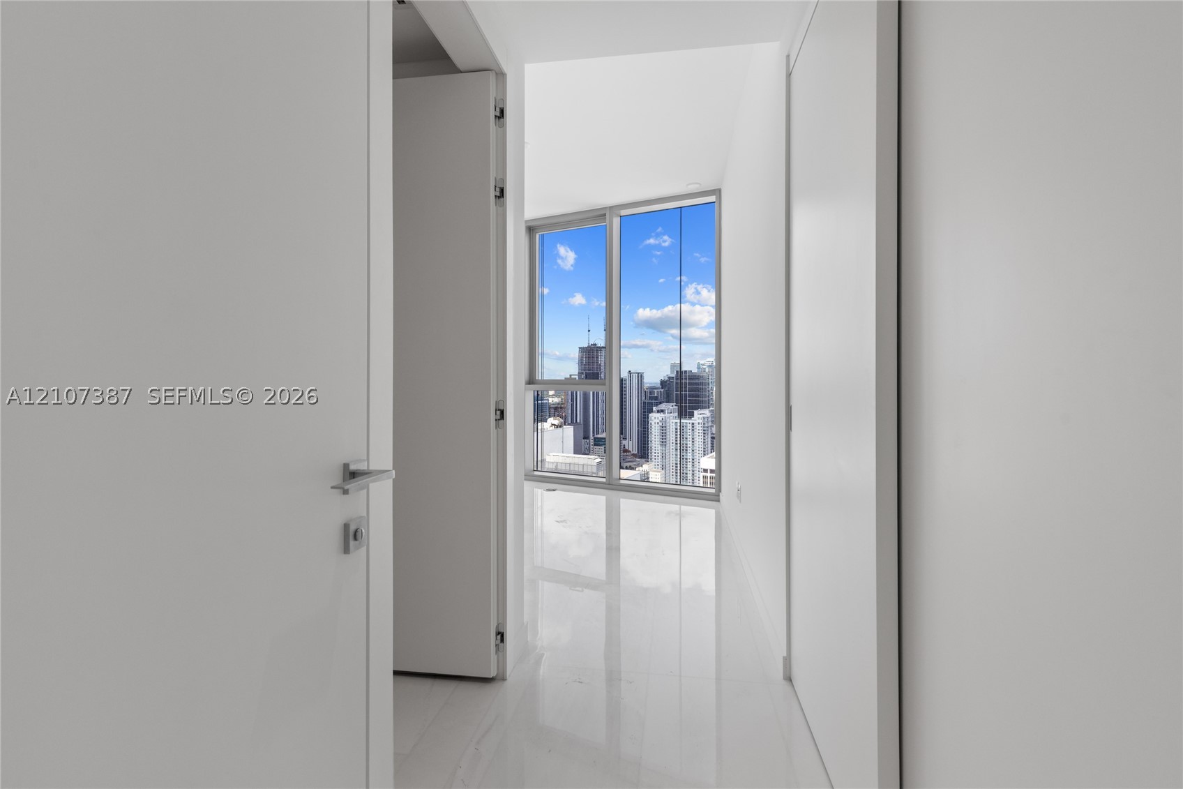 300 Biscayne Boulevard Way #4901E, Miami FL 33131