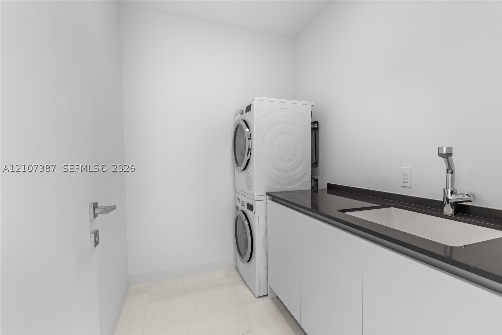 300 Biscayne Boulevard Way #4901E, Miami FL 33131
