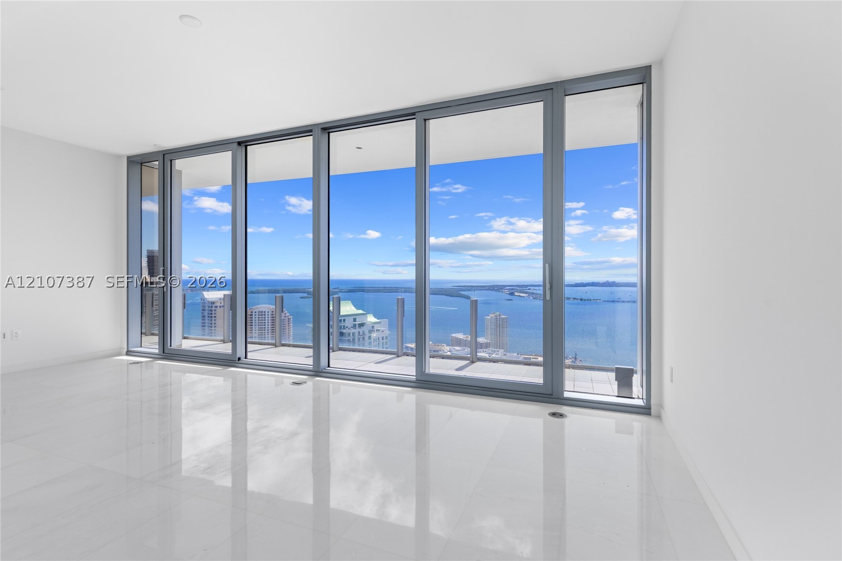 300 Biscayne Boulevard Way #4901E, Miami FL 33131