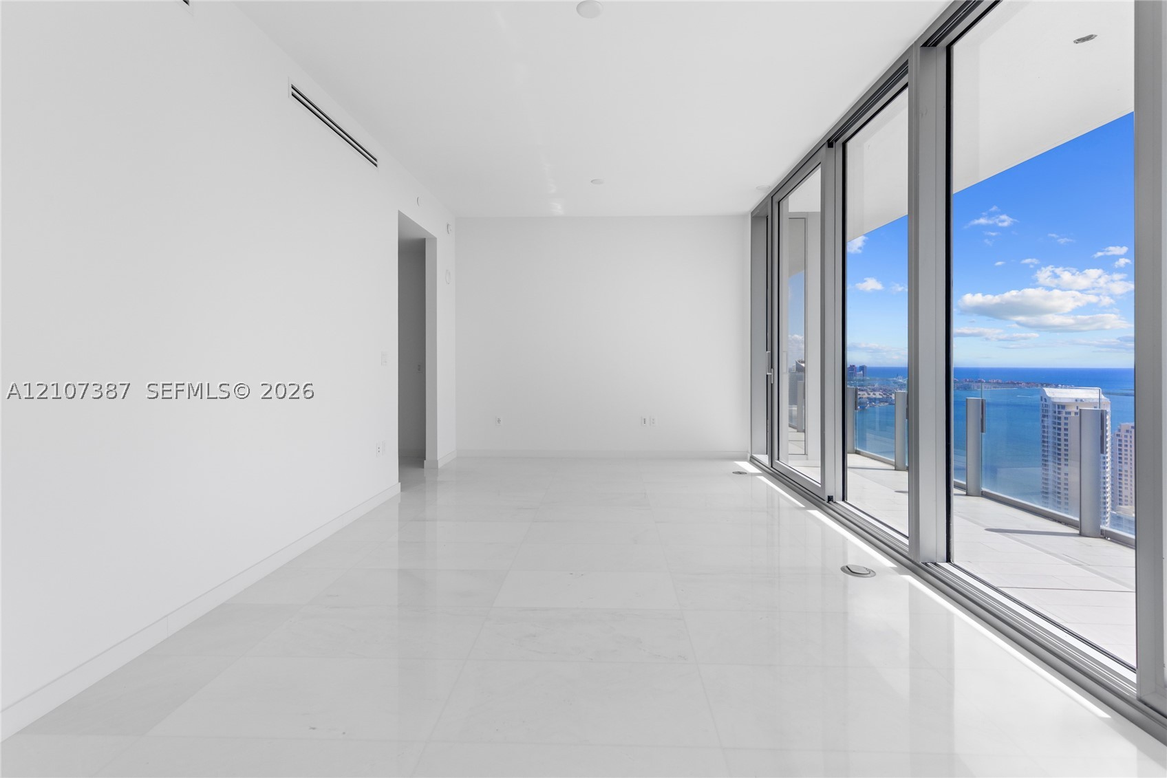 300 Biscayne Boulevard Way #4901E, Miami FL 33131